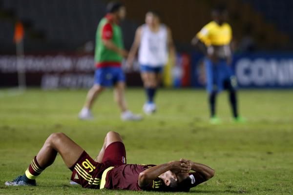 2015-11-18t005125z_1999604240_gf20000064015_rtrmadp_3_soccer-world_reuters