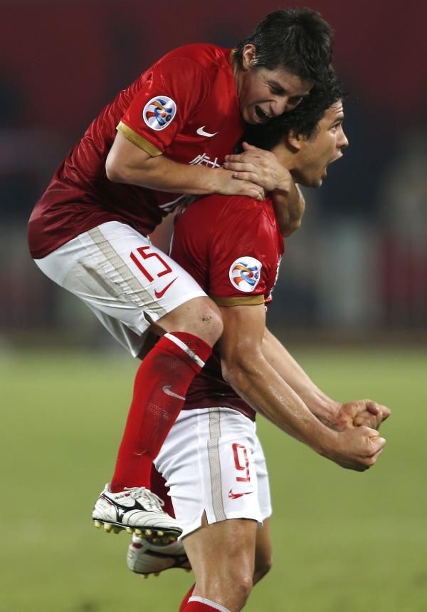 2013-11-09t135515z_576407378_gm1e9b91ori01_rtrmadp_3_soccer-asia-champions_reuters