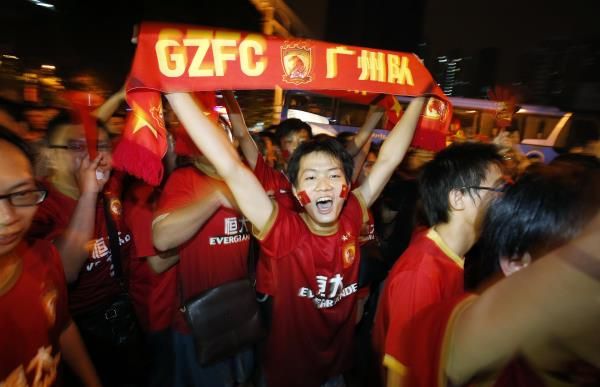 2014-06-05t081246z_1111568738_gm1ea6518w301_rtrmadp_3_alibaba-group-evergrande-football_reuters