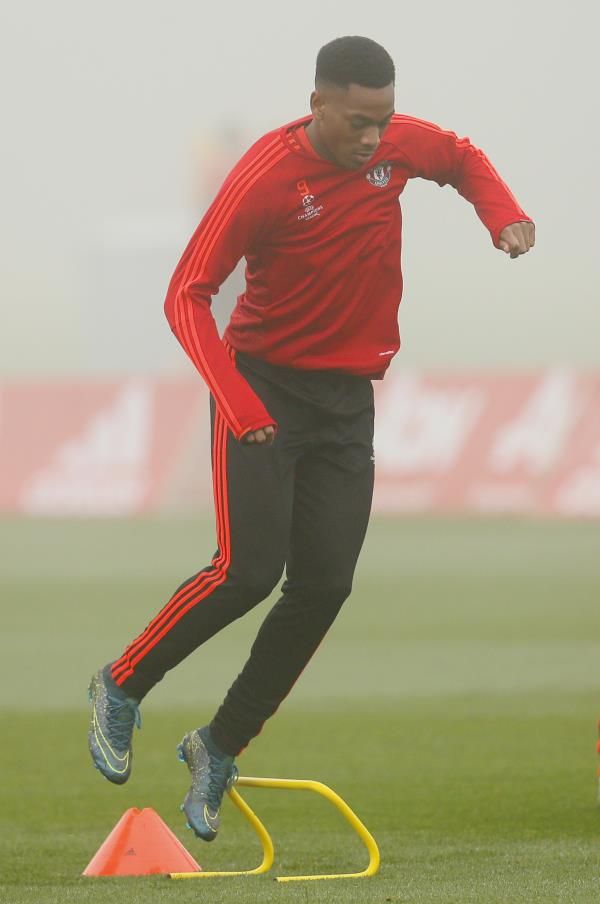 2015-11-02t112827z_89465307_mt1aci14149084_rtrmadp_3_soc_reuters