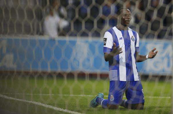 2015-11-08t203536z_1402544039_gf20000051100_rtrmadp_3_soccer-portugal_reuters