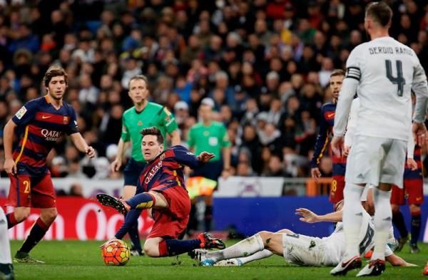 20151121-635837335004332926w_efe