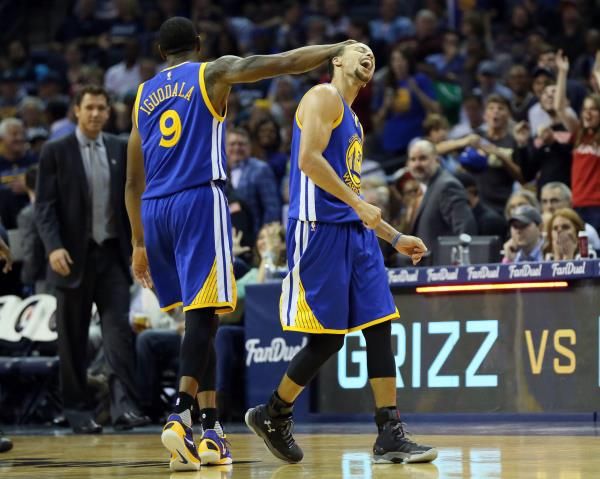 2015-11-12t042720z_1061836815_nocid_rtrmadp_3_nba-golden-state-warriors-at-memphis-grizzlies_reuters