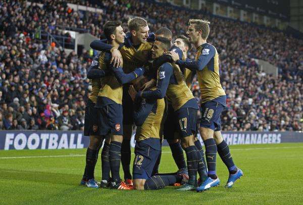 2015-11-21t153859z_91121939_mt1aci14193791_rtrmadp_3_soccer-england-wba-ars_reuters