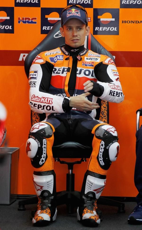 2012-11-09t115122z_1822727287_gm1e8b91j2101_rtrmadp_3_motorcycling-prix-practice_reuters