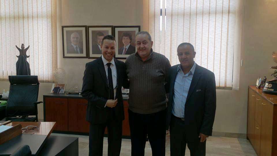 زريقات يتوسط الثموني وسالم محمود 