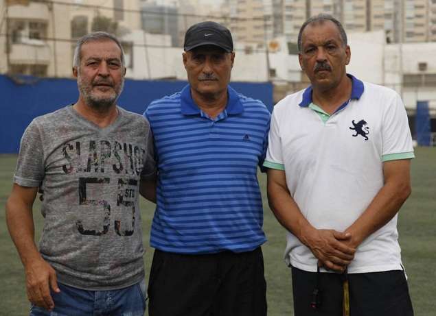 رستم متوسطاً مساعديه أبو دياب ومحجوب