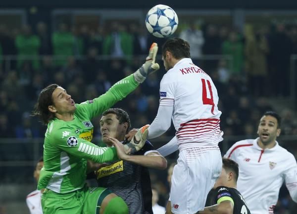 2015-11-25t205959z_732848130_lr1ebbp1mbpyw_rtrmadp_3_soccer-champions-mon-sev_reuters