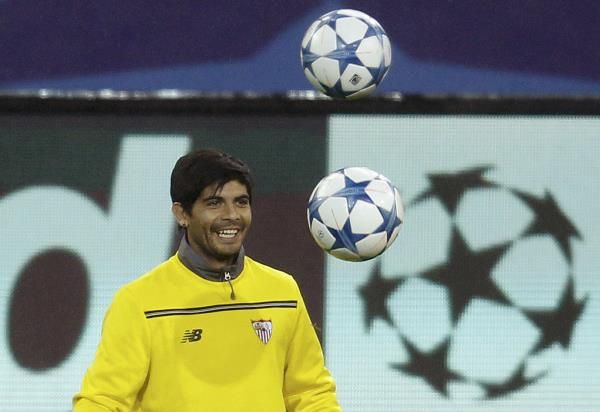 2015-11-24t184233z_72487123_lr1ebbo1fyme8_rtrmadp_3_soccer-champions-mon-sev_reuters