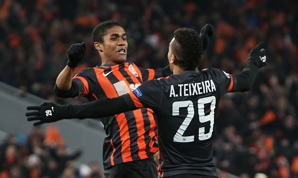 Alex-Teixeira-and-Douglas-012%20(2)