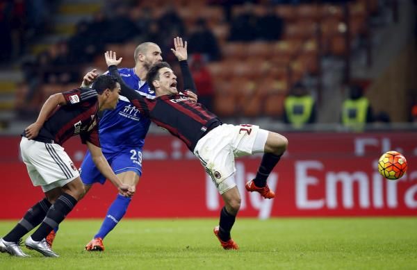 2015-11-28t205321z_1430398089_gf20000077897_rtrmadp_3_soccer-italy_reuters