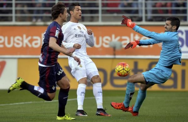 2015-11-29t152408z_2072994828_lr2ebbt16rx9h_rtrmadp_3_soccer-spain_reuters