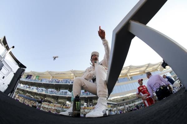 2015-11-29t121701z_1884719791_gf20000078453_rtrmadp_3_motor-racing-prix_reuters