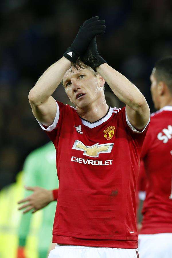 2015-11-28t192659z_91740419_mt1aci14203221_rtrmadp_3_soccer-england-lei-mun_reuters