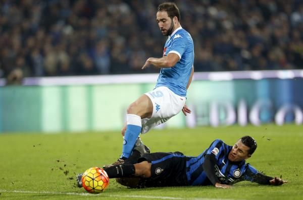 2015-11-30t215054z_2057881103_gf20000080046_rtrmadp_3_soccer-italy_reuters