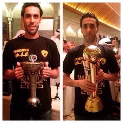 روبيرتو يحمل كاس الاتحاد الاسيوي وكأس أمير الكويت وكلاهما توج بهما مع القادسية  