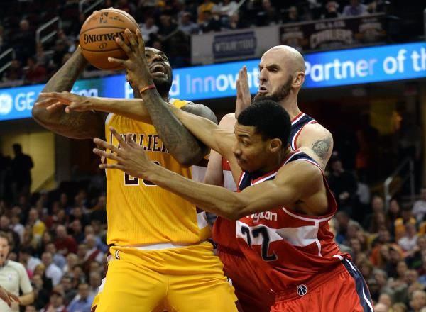 2015-12-02t031609z_271477535_nocid_rtrmadp_3_nba-washington-wizards-at-cleveland-cavaliers_reuters