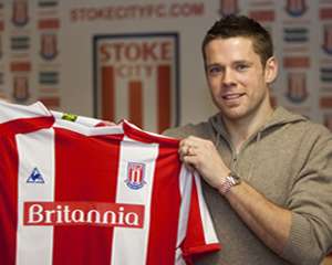 جيمـس بيتـي يحمـل قميـص فريقـه الجديـد