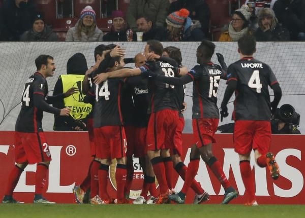2015-11-26t194826z_1219248139_lr1ebbq1j0glx_rtrmadp_3_soccer-europa-aug-ath_reuters