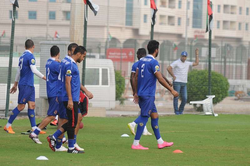 جانب من تدريبات النادي الأهلي