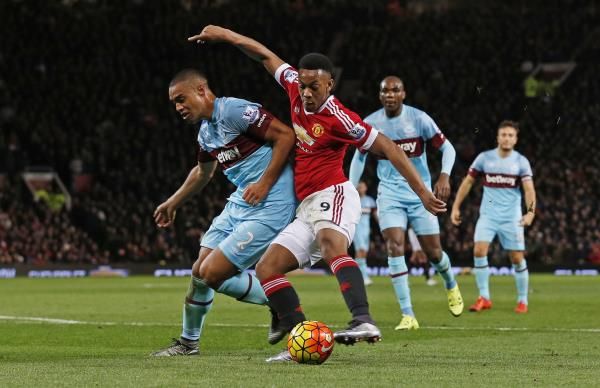 2015-12-05t170350z_92336630_mt1aci14211085_rtrmadp_3_soccer-england-mun-whu_reuters