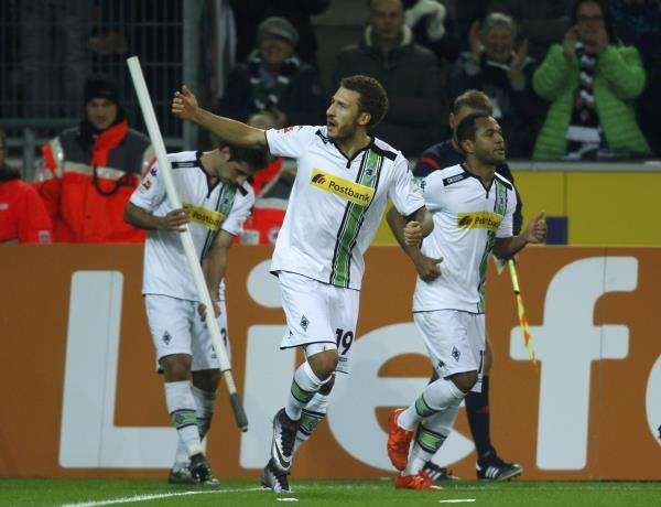 2015-12-05t161842z_845941430_lr2ebc519awen_rtrmadp_3_soccer-germany_reuters