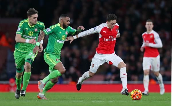 2015-12-05t161311z_92333591_mt1aci14210873_rtrmadp_3_soccer-england-ars-sun_reuters