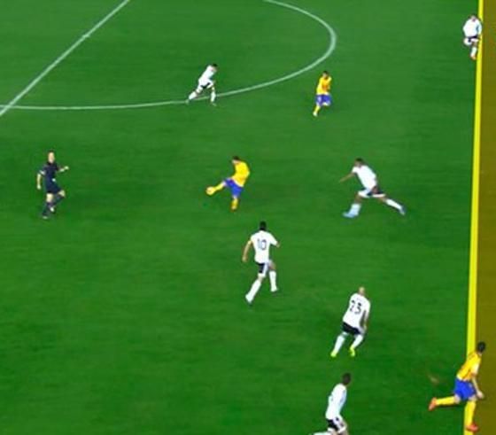 valencia-barca-fuera-de-juego-de-suarez-en-el-0-1