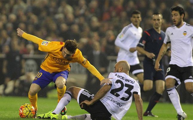 messi-encontro-porteria-mestalla-pero-fue-asistente-gol-del-barca-1449348881898