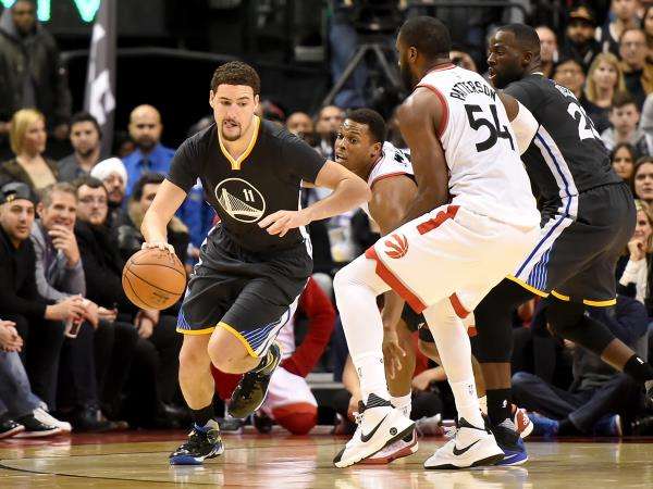 2015-12-06t020245z_1292544248_nocid_rtrmadp_3_nba-golden-state-warriors-at-toronto-raptors_reuters