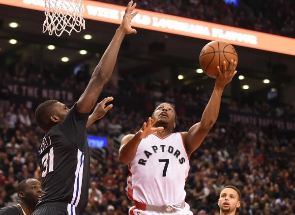 2015-12-06t014553z_1739840319_nocid_rtrmadp_3_nba-golden-state-warriors-at-toronto-raptors_reuters