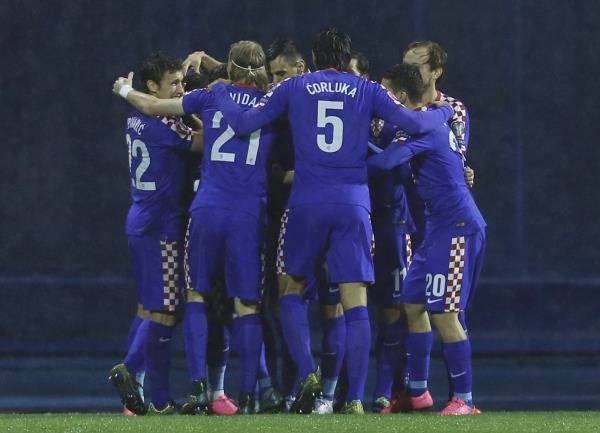 2015-10-10t190433z_53606486_lr2ebaa1gzatn_rtrmadp_3_soccer-euro_reuters