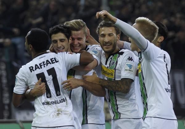 2015-12-05t161316z_51962364_lr2ebc5191tef_rtrmadp_3_soccer-germany_reuters