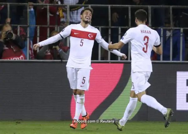 ?i=reuters%2f2015-10-10%2f2015-10-10t210032z_1475806182_lr2ebaa1mclvb_rtrmadp_3_soccer-euro_reuters