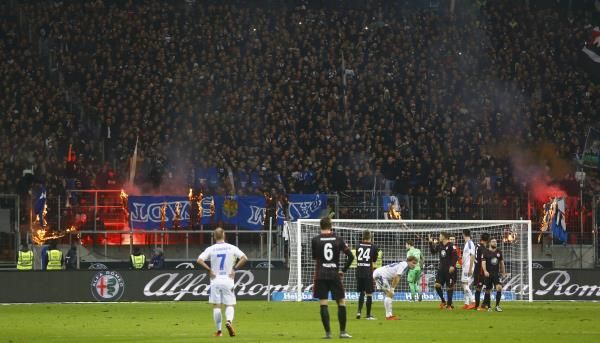 2015-12-06t185811z_78237487_lr1ebc61goo8g_rtrmadp_3_soccer-germany_reuters