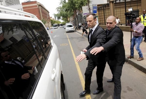 2015-12-08t093008z_2077603428_gf10000258396_rtrmadp_3_safrica-pistorius_reuters