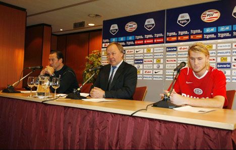 المؤتمر الصحفي بعد التوقيع