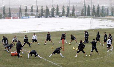 فريق ريال مدريد خلال تدريبات يوم الإربعاء
