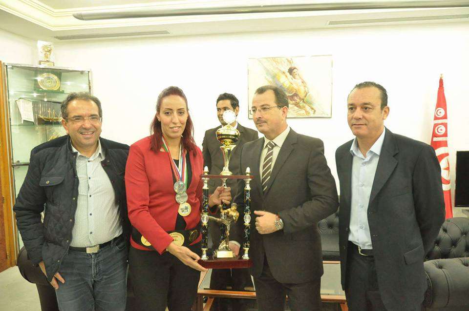 تكريم وزير الرياضة التونسي للبطلة العالمية وداد يونسي