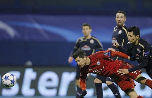 2015-12-09t211401z_425878441_lr1ebc91mz20z_rtrmadp_3_soccer-champions-dza-fcb_reuters