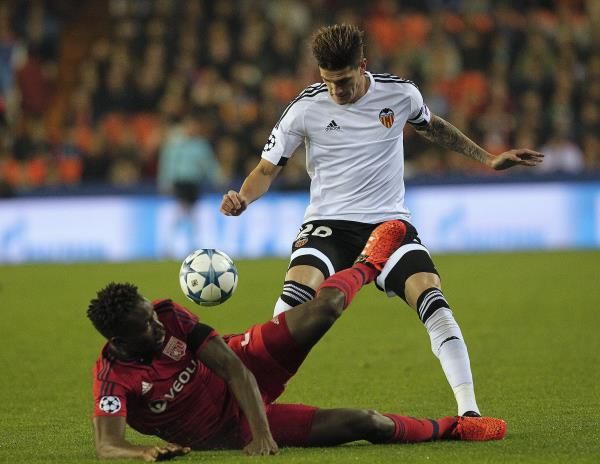 2015-12-09t205002z_1770182222_gf10000260407_rtrmadp_3_soccer-champions-val-lyo_reuters