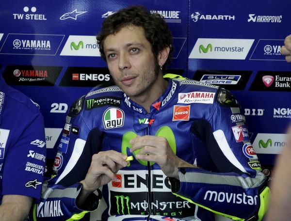 2015-11-07t103721z_2040357838_gf20000049384_rtrmadp_3_motorcycling-valencia_reuters