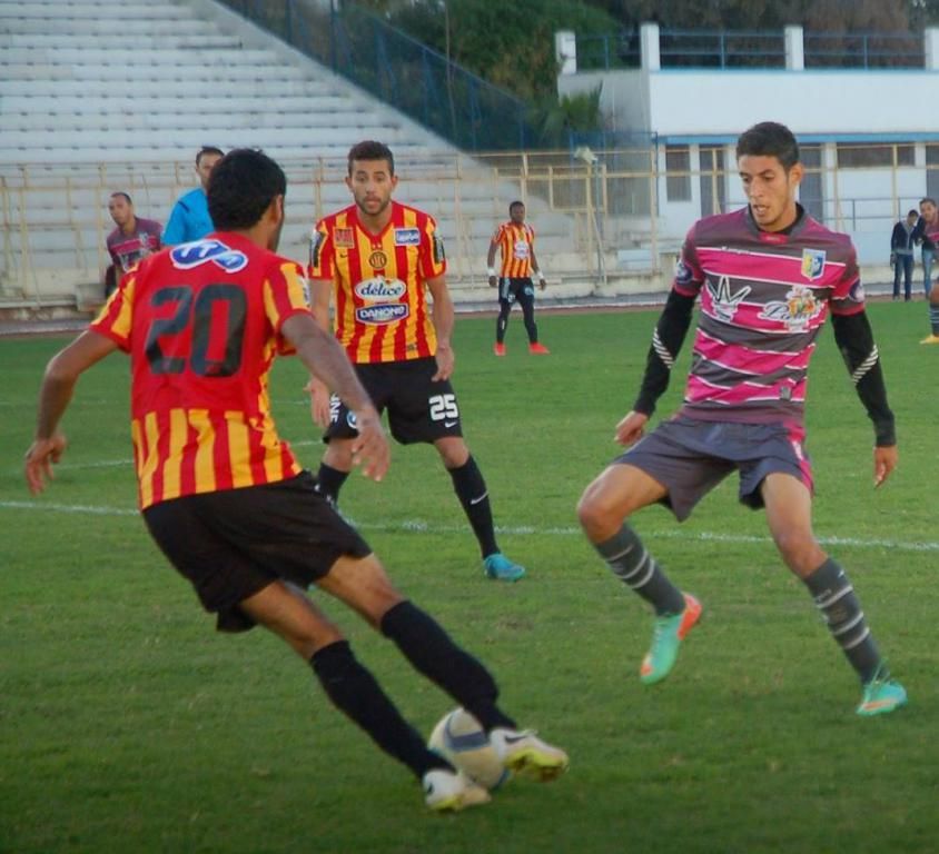 من مباراة الترجي الرياضي ونادي كرة القدم بالحمامات 