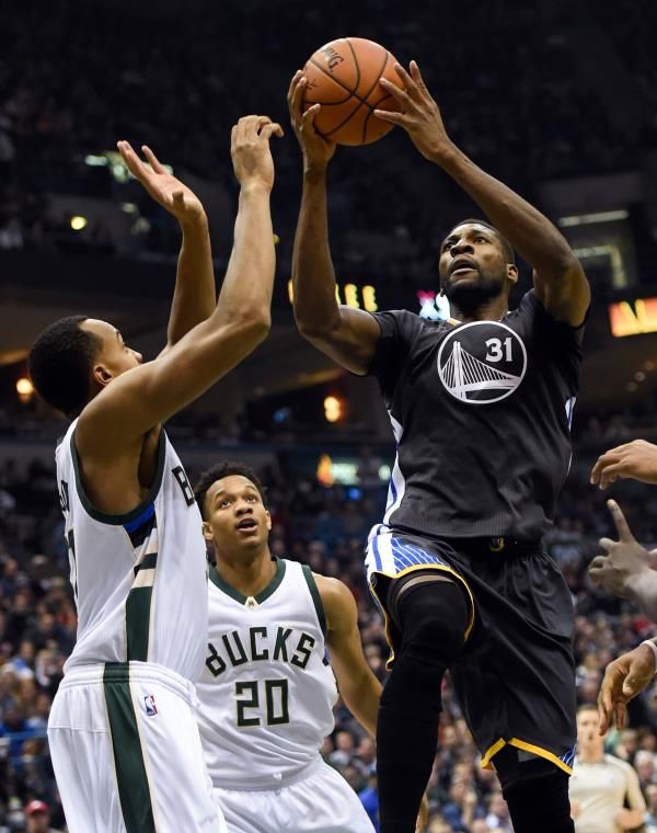 2015-12-13t025321z_18865509_nocid_rtrmadp_3_nba-golden-state-warriors-at-milwaukee-bucks_reuters