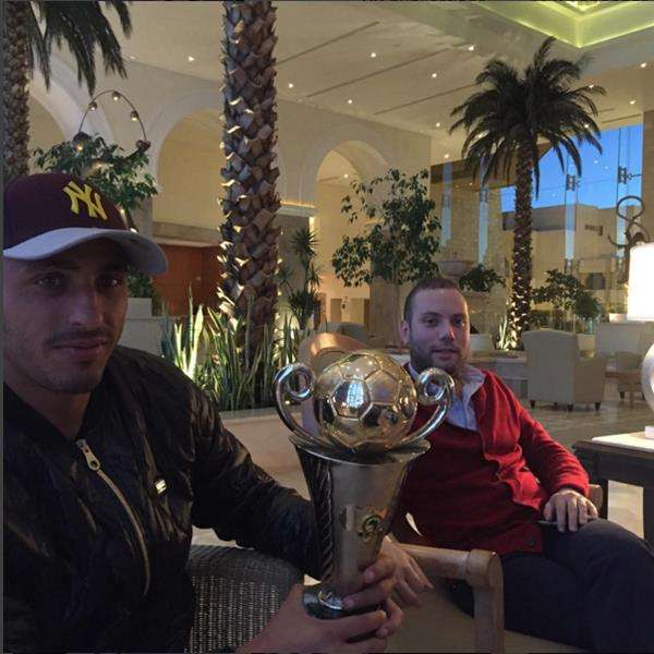  احمد العكايشي يحتفل بكأس الكنفيديرالية الافريقية