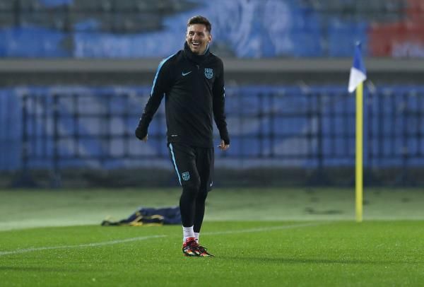 2015-12-16t112324z_1361462581_d1besbpylgaa_rtrmadp_3_soccer-club-barcelona_reuters