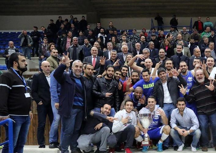  فرحة فريق بيبلوس باللقب