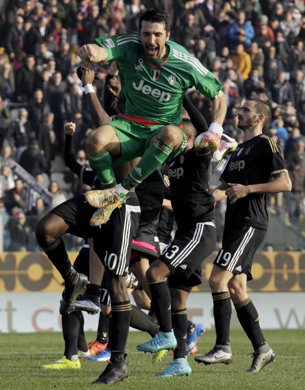 2015-12-20t141959z_269975638_gf10000272009_rtrmadp_3_soccer-italy_reuters