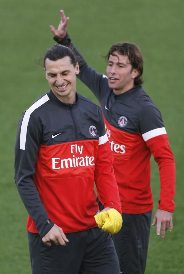 2013-01-01t162007z_559996912_gm1e91200tz01_rtrmadp_3_soccer_reuters