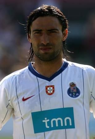 الارجنتيني ارنيستو فارياس مهاجم بورتو وهدف للعديد من الاندية 